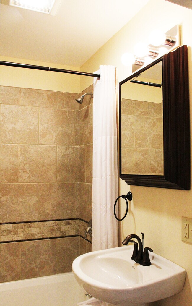 39 Peru St unit 1, Burlington, VT 05401 - photo 7