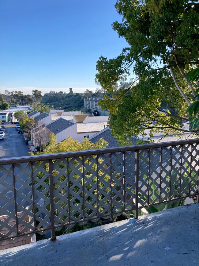 4198 Mount Alifan Plaza unit M, San Diego, CA 92111 - photo 3