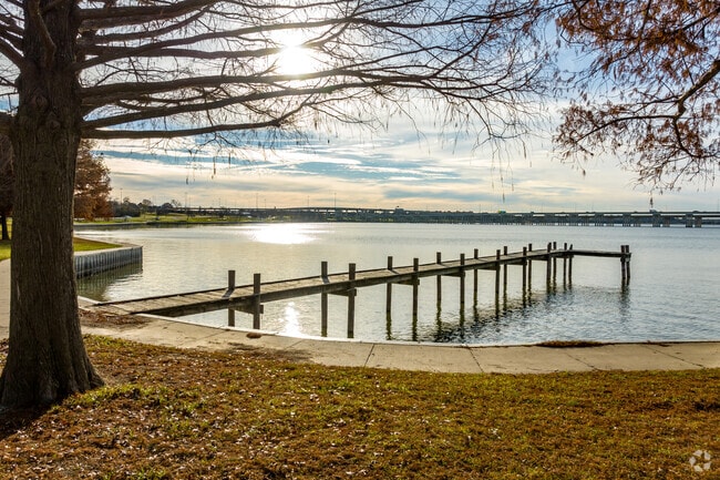 Lake Ray Hubbard’s beautiful views and recreation options add to Devonwood’s appeal.