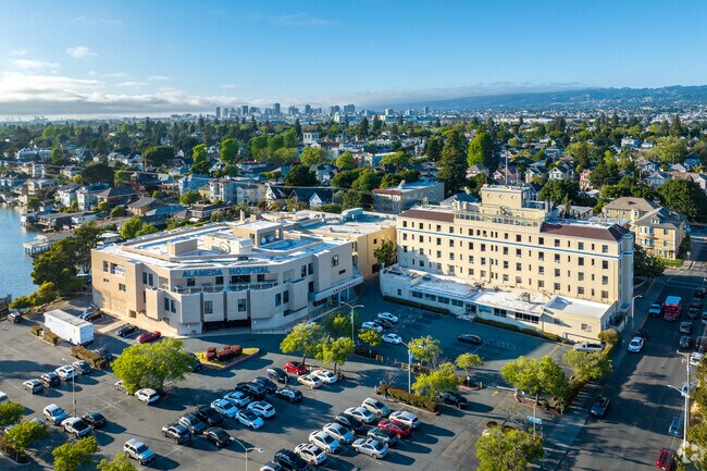 Alameda hospital is a leader in providing emergency and medical services to Alameda.
