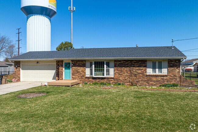 Ranch-style homes are common in Pleasant Hill, with both traditional and modern examples