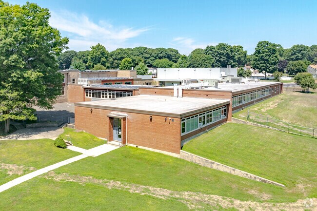 The Pumpkin Delight School is located at 27 Art Street in Milford, CT.