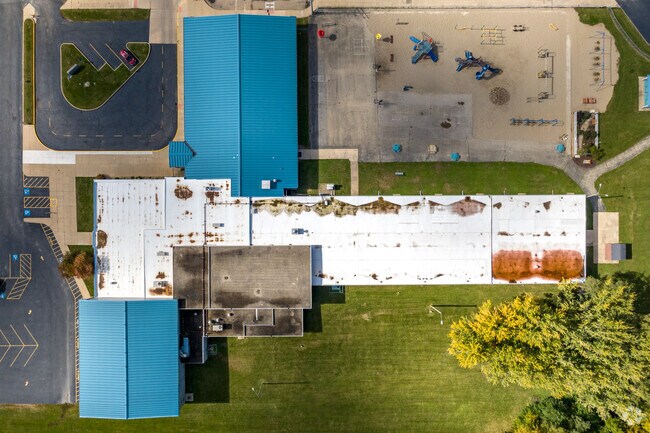 La Salle Elementary School's mascot is the Leopard, and the school's colors are blue and gold.