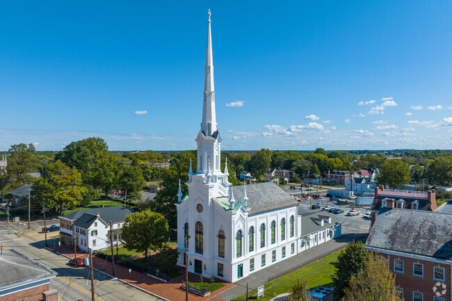 You can't miss First Presbyterian Church's towering steeple in downtown Salem.