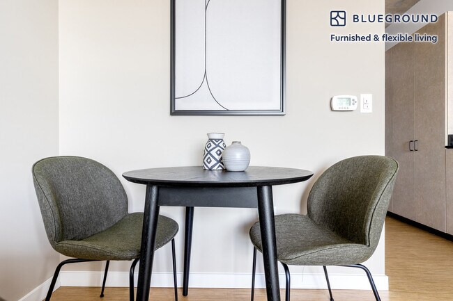 1515 N Fremont St unit FL8-ID316, Chicago, IL 60642 - photo 4