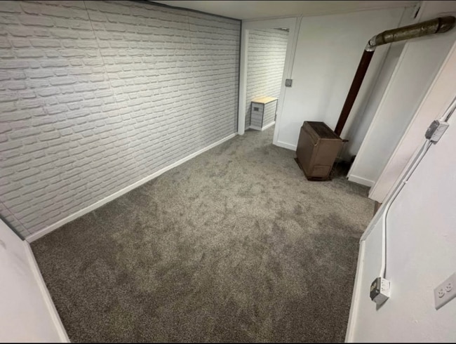 705 Taylor Ave, Rapid City, SD 57701 - photo 4