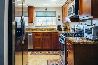 13621 Valerio St, Van Nuys, CA 91405