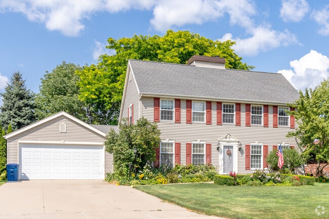 Colonial Revival homes are common in Northshore.