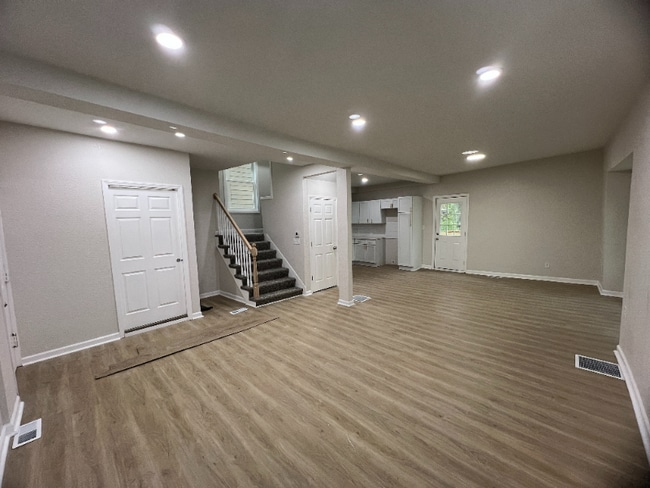 3029 Woodland Ave, Kansas City, MO 64109 - photo 3