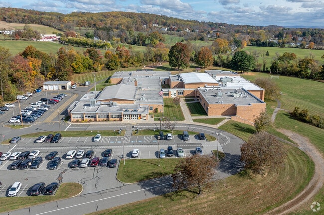 Round Valley School serves third through fifth grade and earns a B-plus rating from Niche.