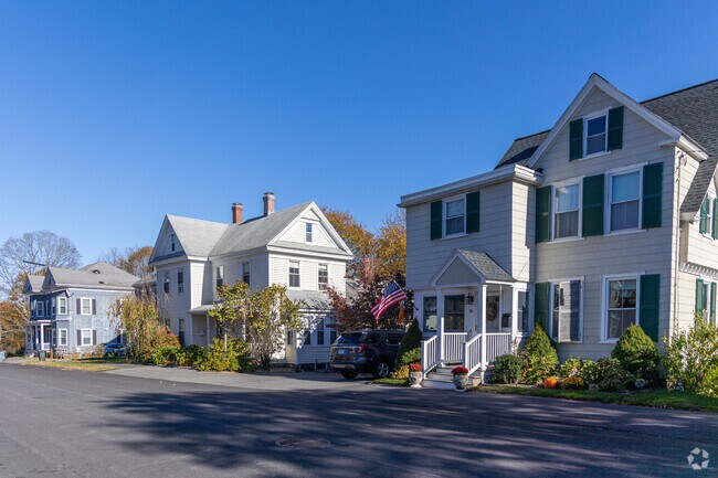 A row of traditional homes in the West Andover neighborhood.