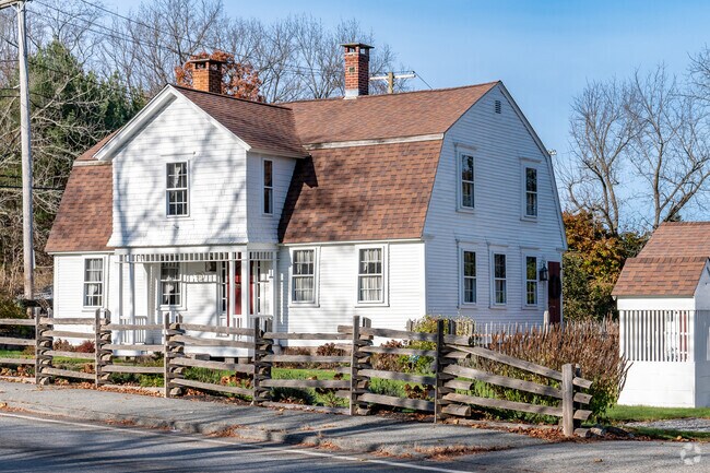 Homes built in the 1700's bring a sense of history to Oak Lawn.