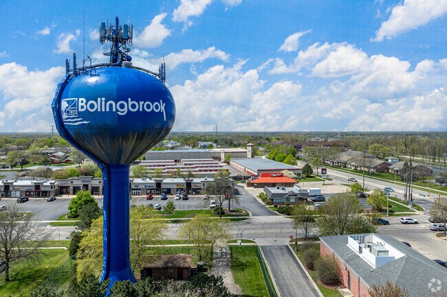 Most of Whalon Lake sits within the vibrant village of Bolingbrook.