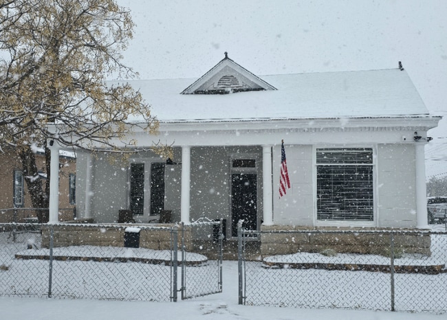 1123 Ohio Ave unit B, Alamogordo, NM 88310 - photo 2