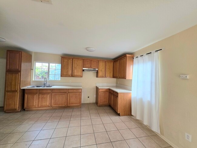 209 E 119th St, Los Angeles, CA 90061 - photo 3