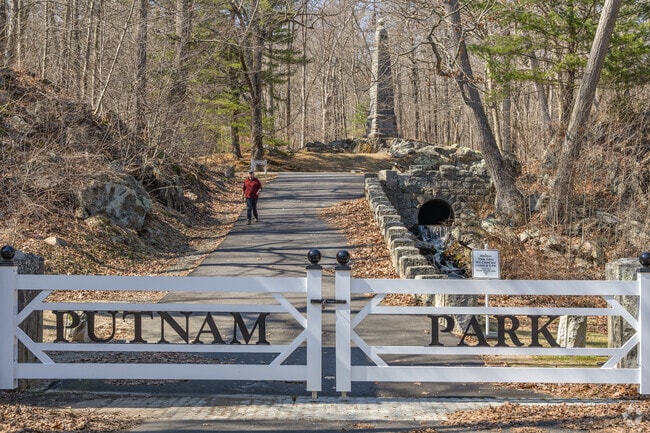 Explore the historical Putnam Park in Redding.