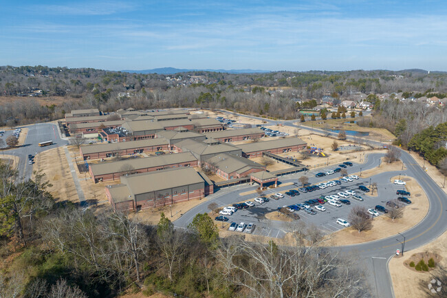 Calhoun Elementary School has over 750 enrolled students.