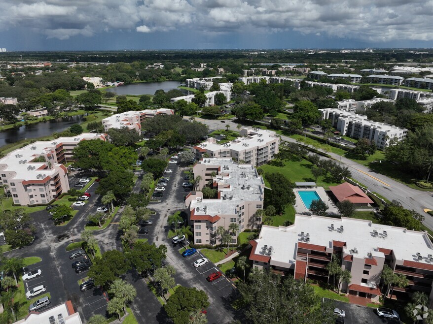 1900 Sabal Palm Dr unit 201, Davie, FL 33324 - photo 2