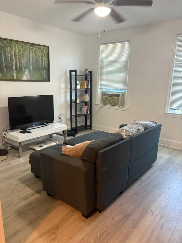 221 35th St NE Unit 1, Washington, DC 20019