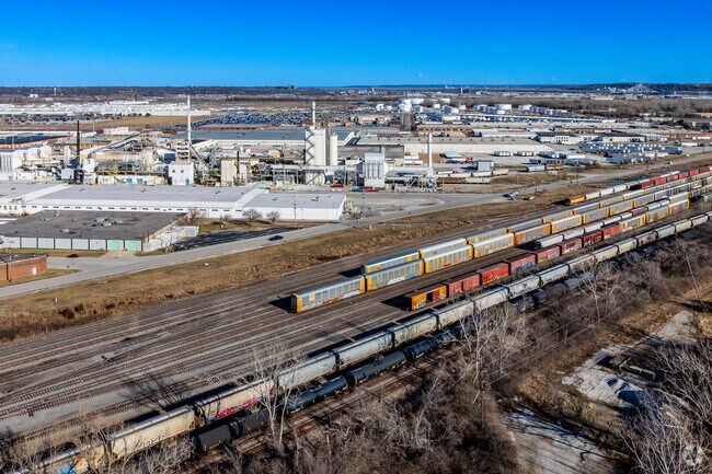 Kansas City rose in the late 19th century due to its status as an important railroad point.