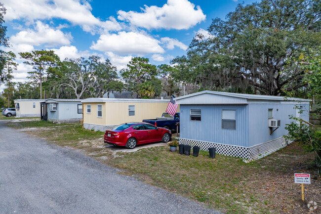 Anclote River Acres has a few manufactured homes spread out the area.