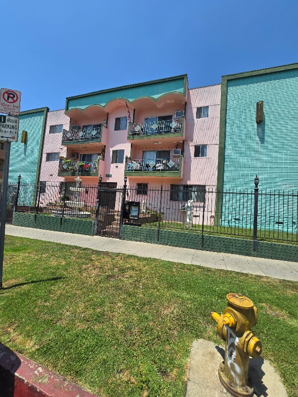 701 S Oxford Ave Unit 701 South Oxford Avenue, Los Angeles, CA 90005