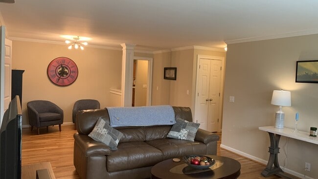 3744 Ashworth Dr unit B, Cincinnati, OH 45208 - photo 6