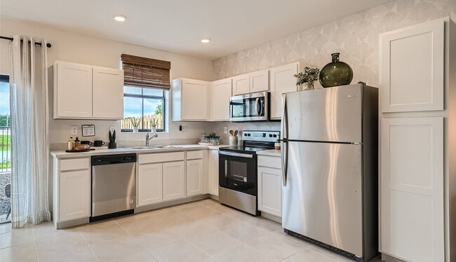 347 NE 16th St, Florida City, FL 33034 - photo 3