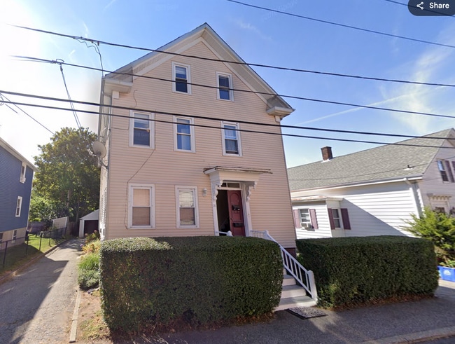 11 Monroe Ave unit 2, Bristol, RI 02809 - photo 2