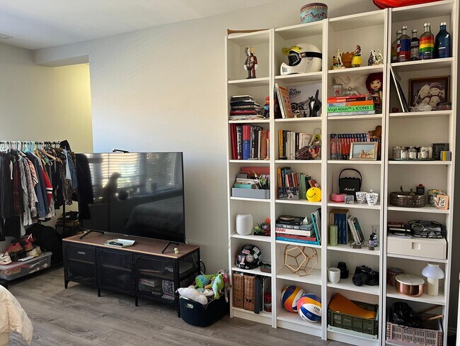 3116 N Milwaukee Ave unit 3W, Chicago, IL 60618 - photo 6