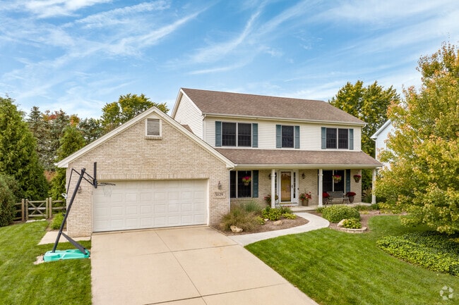 Colonial Revival homes stand out in Sylvania.