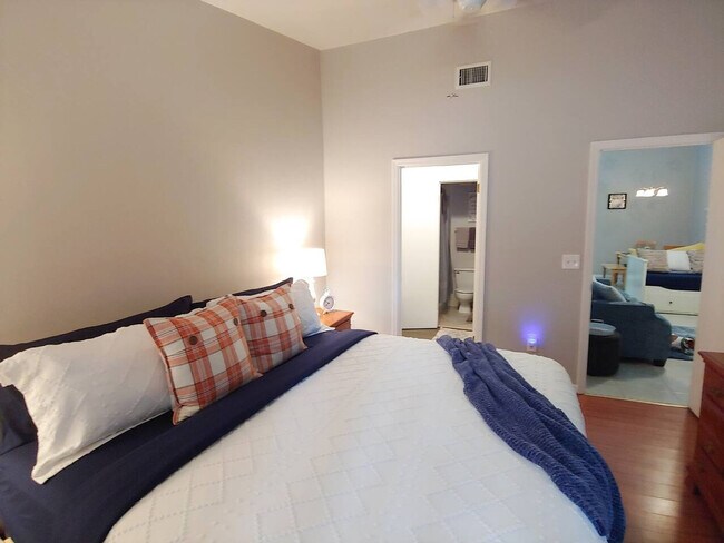 3832 SW 30th Terrace unit ID1359098P, Gainesville, FL 32608 - photo 5