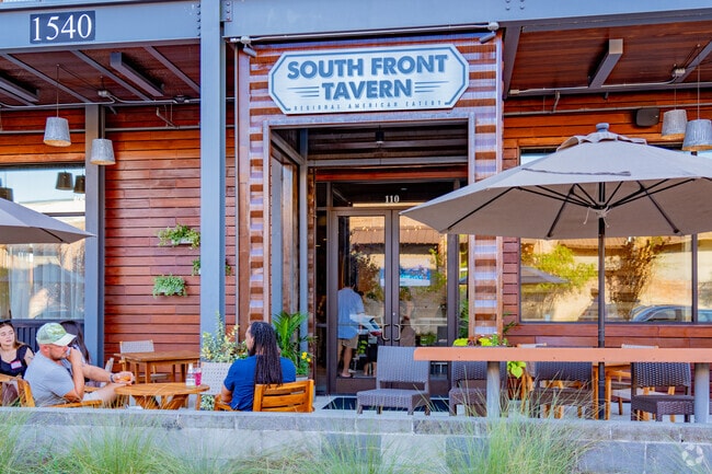 The South Front Tavern opened its doors to Lake Forest residents in 2024.