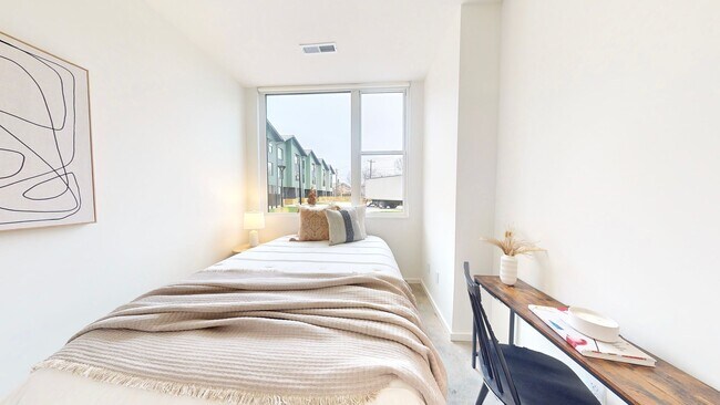 Professional Coliving - Private Room & Walk-in Closet, Durham, NC 27701 - photo 7