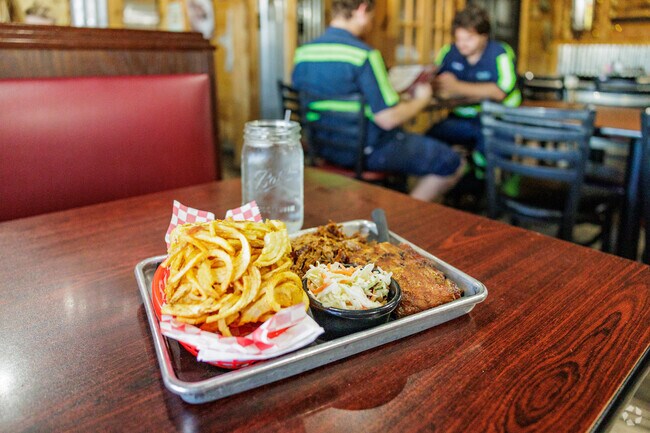 Big R's BBQ serves up flavorful smoked meats and delicious pies in Parr Hill Park.