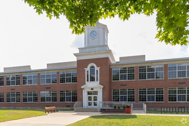 Pennwood Middle School received a A- rating from Niche.