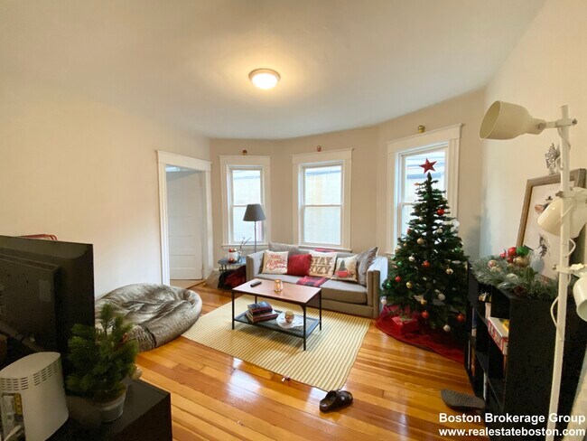 3 Sudan St unit 1, Dorchester, MA 02125 - photo 2