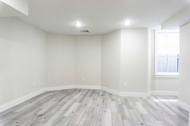 81 Linden St unit 1, Allston, MA 02134 - photo 4