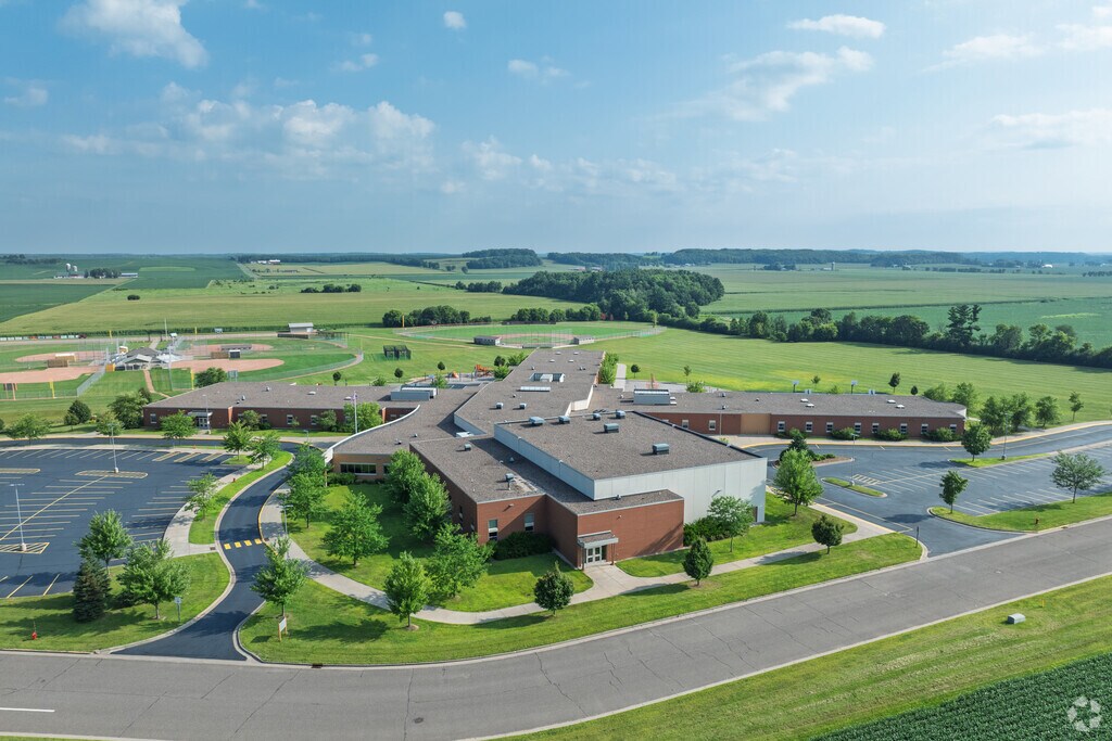 Bloomer Elementary School serves grades K-4.