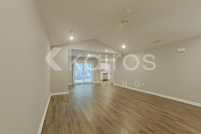 121 Cottage Grove Rd, Brunswick, GA 31525 - photo 4