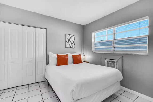 138 SW 5th Ct unit ID1354420P, Dania, FL 33004 - photo 3