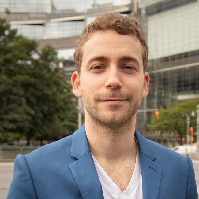 Agent Photo