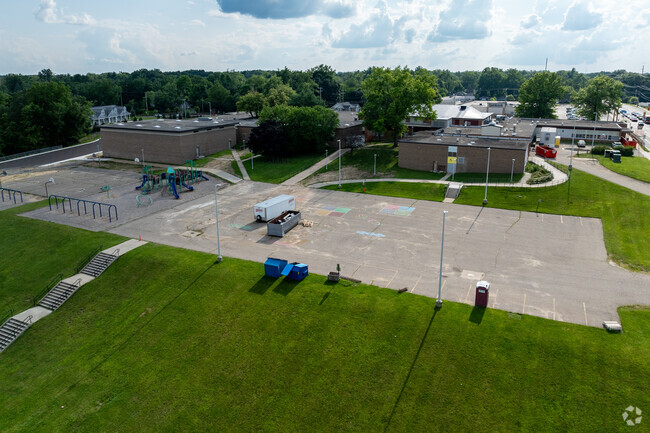 Woods Lake Elementary celebrates an A in diversity on Niche.