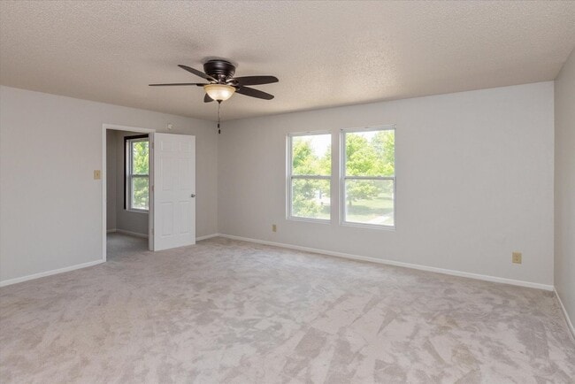 2372 Cedarmill Dr, Franklin, IN 46131 - photo 7