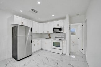 105 NW 14th Way, Dania Beach, FL 33004