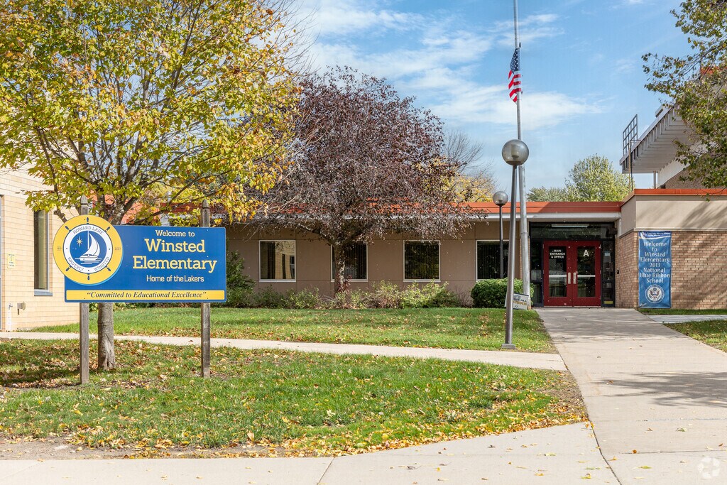 Winsted Elementary School, Rankings & Reviews