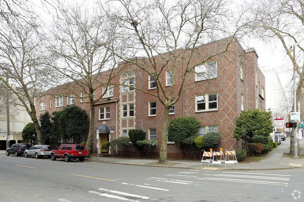 Spacious Units in a Vintage Brick Building- Walk to Seattle Center, Shops,and Restaurants!, Seattle, WA 98109 - photo 1