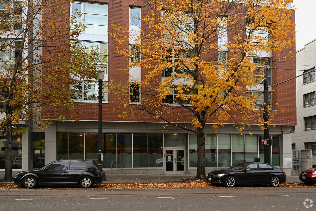 Urban Ed Alternative School Outside in School provides education in 
Downtown Portland.