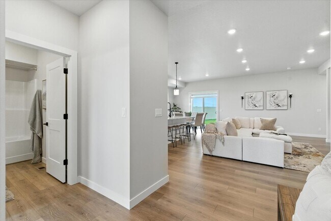 3277 N Darwin Fox St S unit 36630854, Post Falls, ID 83854 - photo 4