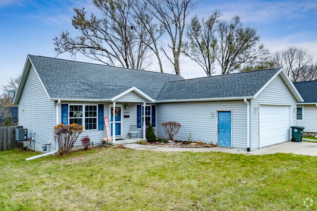 Cozy ranch homes in Riverfront offer simplicity and comfort in a peaceful setting.